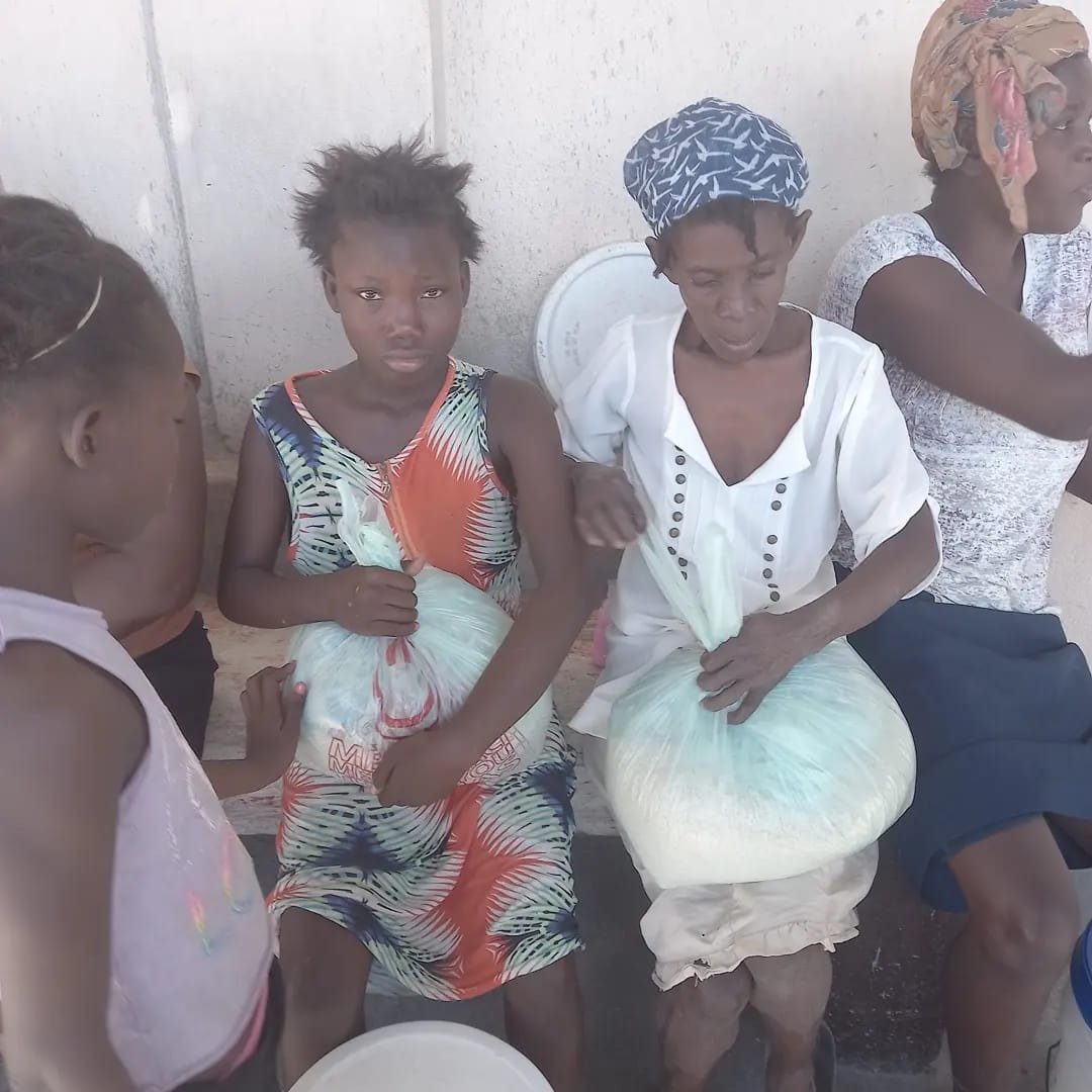 Distribution des kits alimentaire