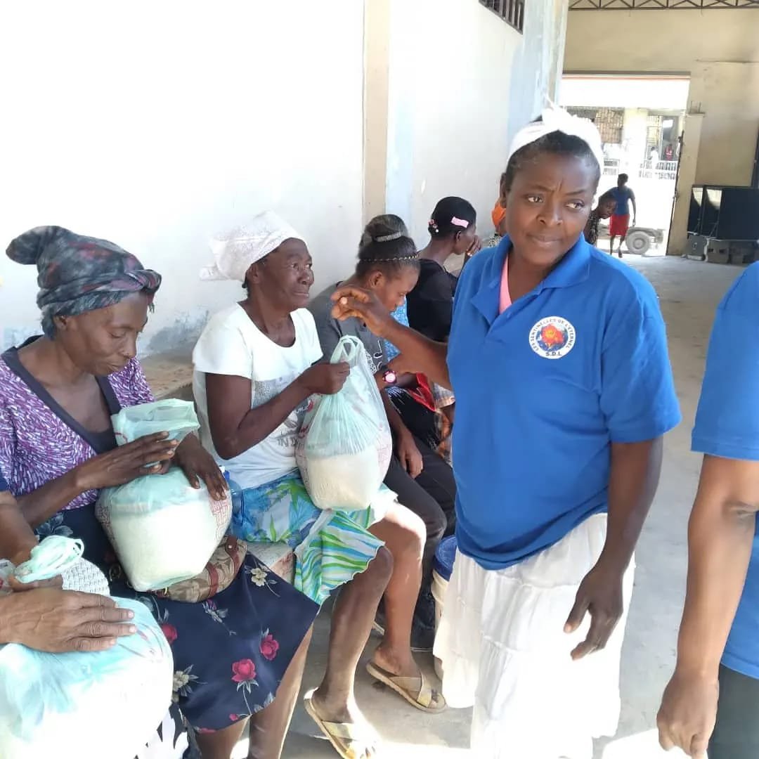 Distribution des kits alimentaire